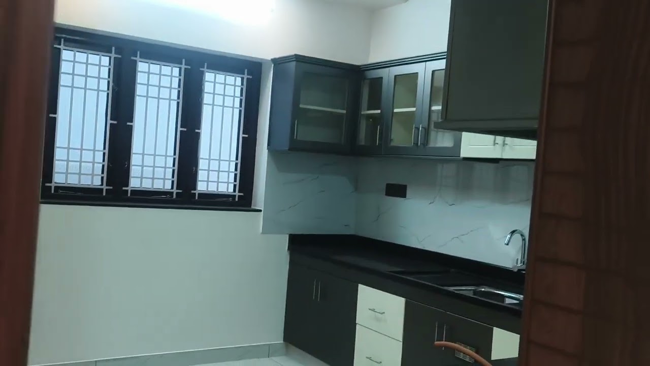 கோணம் வீடு விற்பனை 1கோடி 25இலட்சம் 3 பெட் ரூம் அழைக்கவும் 9486289396