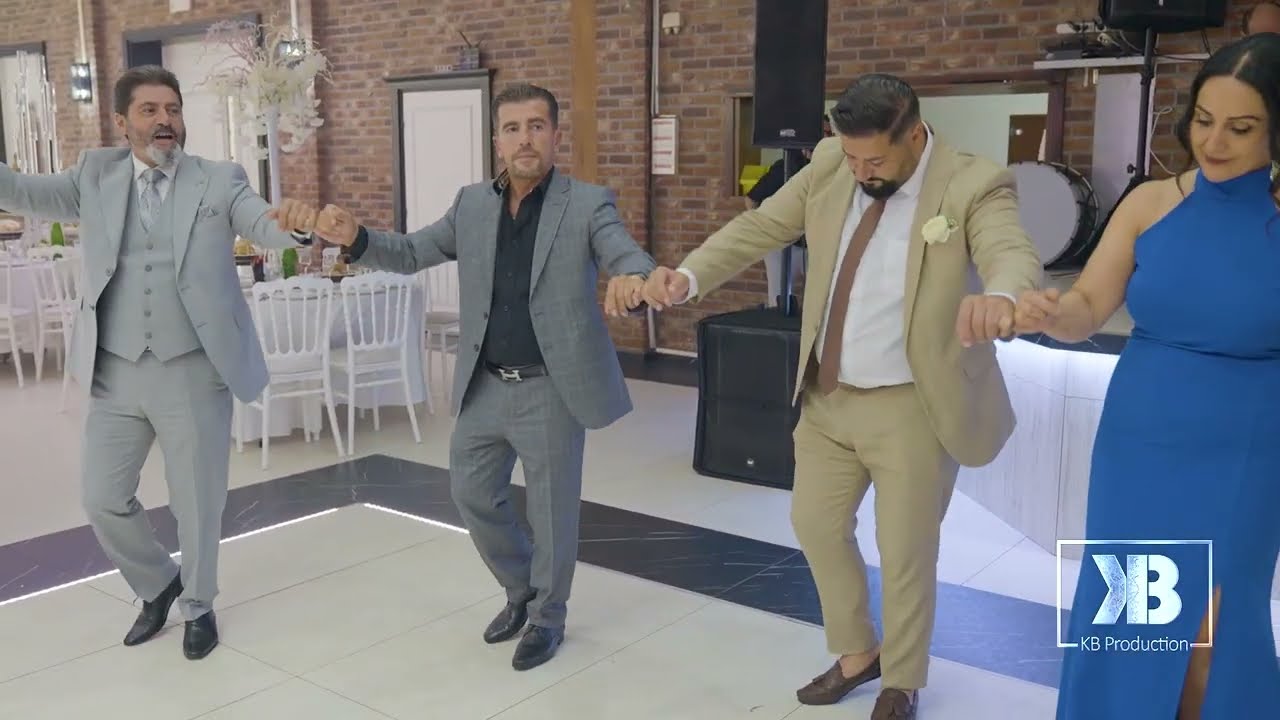 Mahsun Ciziri - Halay govend Daweta Assyrian Bahrinci Salon De Schepper