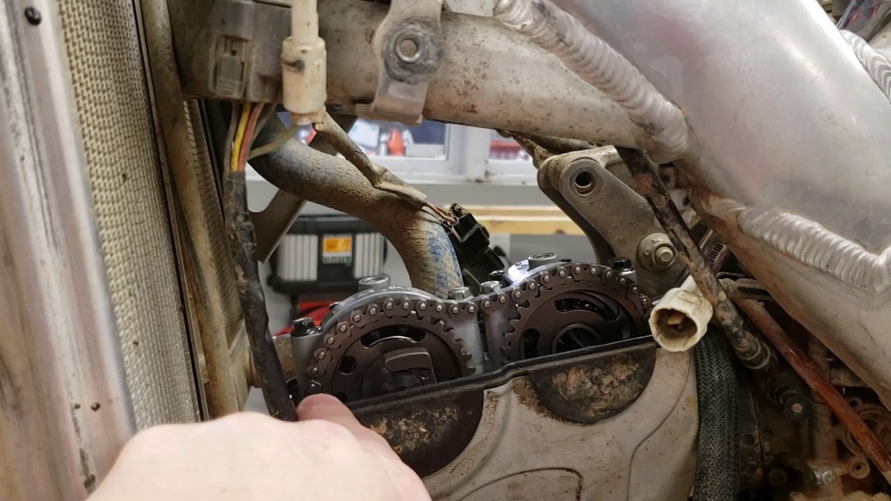 BEWARE of the pesky MANUAL cam chain tensioner!