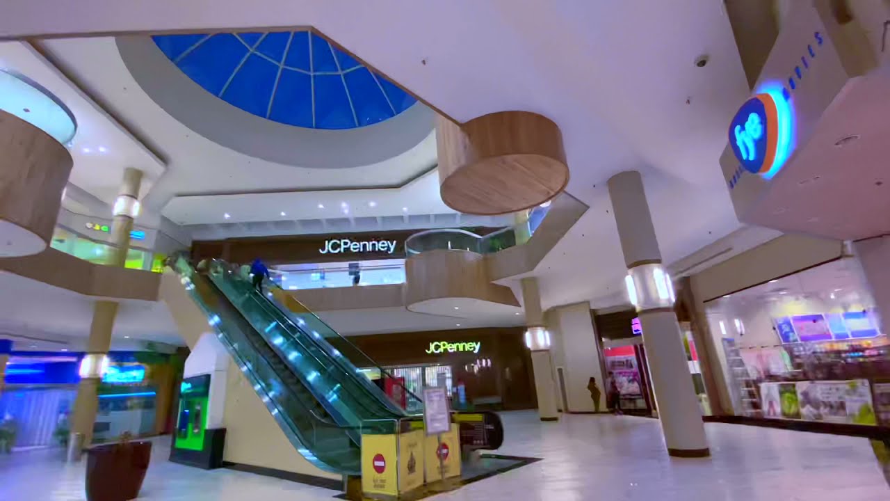 Aesthetics at the Dying Holyoke Mall — Holyoke , Massachusetts 