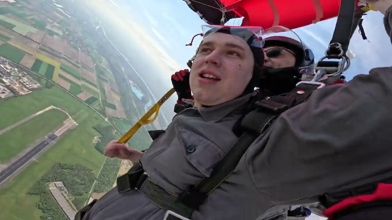 Saut en Parachute Tandem Victor   RUSSO PARACHUTISME