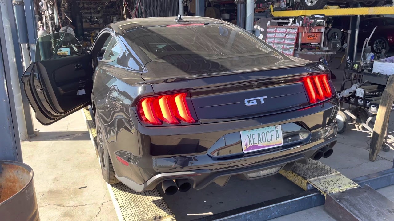 2020 mustang GT straight pipe