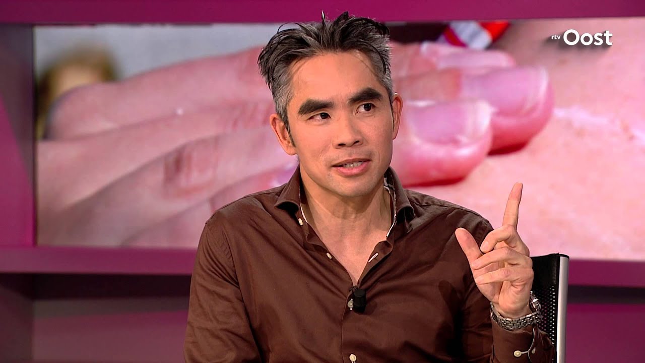 Dermatoloog David Njoo wil een verbod op zonnebanken | RTV OOST