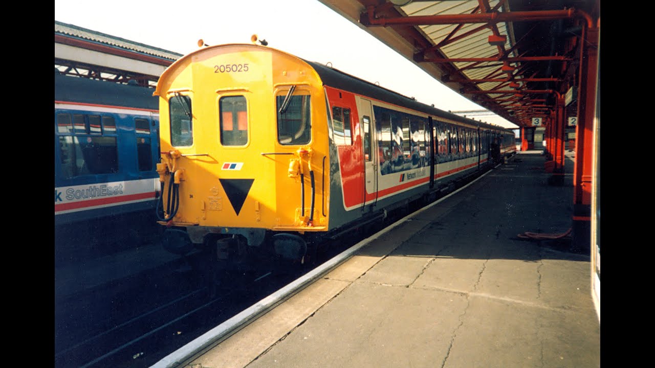Bachmann Class 205 Hampshire DEMU Thumper unit review