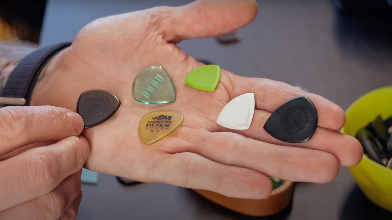 GUITAR PICK INTERVENTION