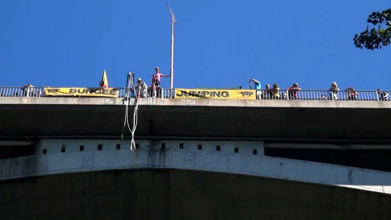Bungee jumping Solkanski most