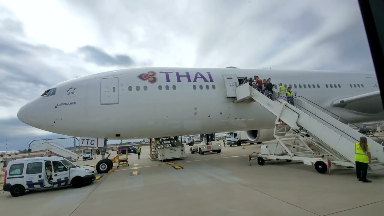 Thai Airways TG 911 777-300ER LHR-BKK London to Bangkok Economy 泰國航空 倫敦至曼谷