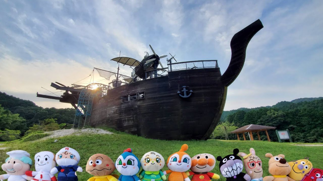 アンパンマン！おもちゃ　アニメ☆海賊船の公園でかくれんぼ♡みんな、どこにいるかな？Hide and Seek in the park【かくれんぼシリーズ】