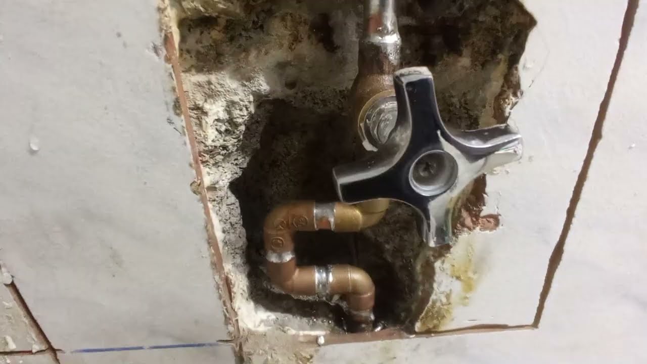 Curva con cañería cobre de 1/2 y codos de bronce cuando hay rigidez 