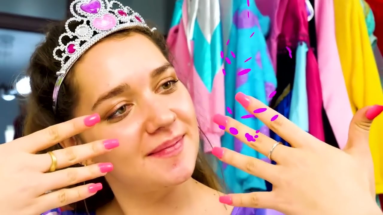 La poup&eacute;e Barbie et la poup&eacute;e Elsa d&eacute;couvrent des accessoires originaux avec Sophie