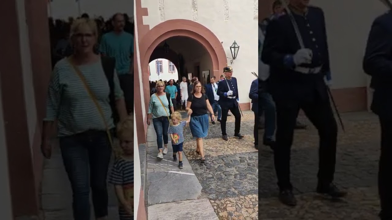 Weilburg Kirchweih 2022  Bürgergarde   27.8.22  Einmarsch in den Schloss Hof