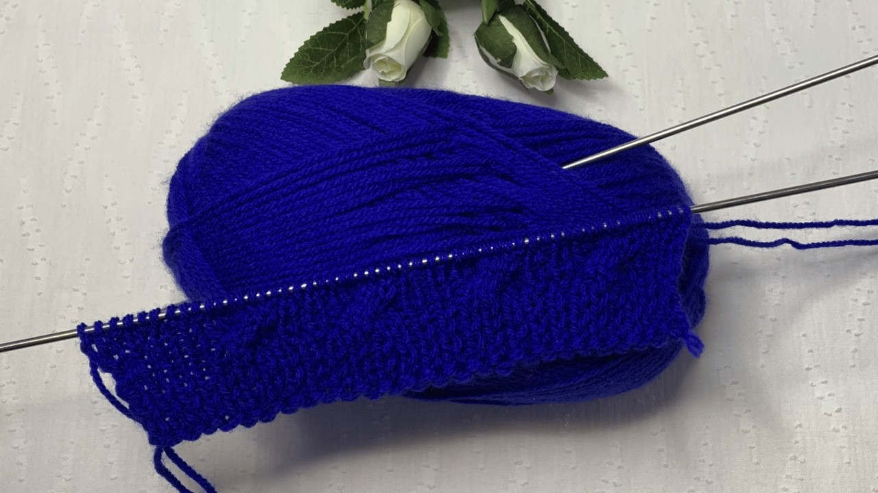 Beautiful Color and Knitting Pattern, Ideal for Men and Women's Sweaters and Cardigans