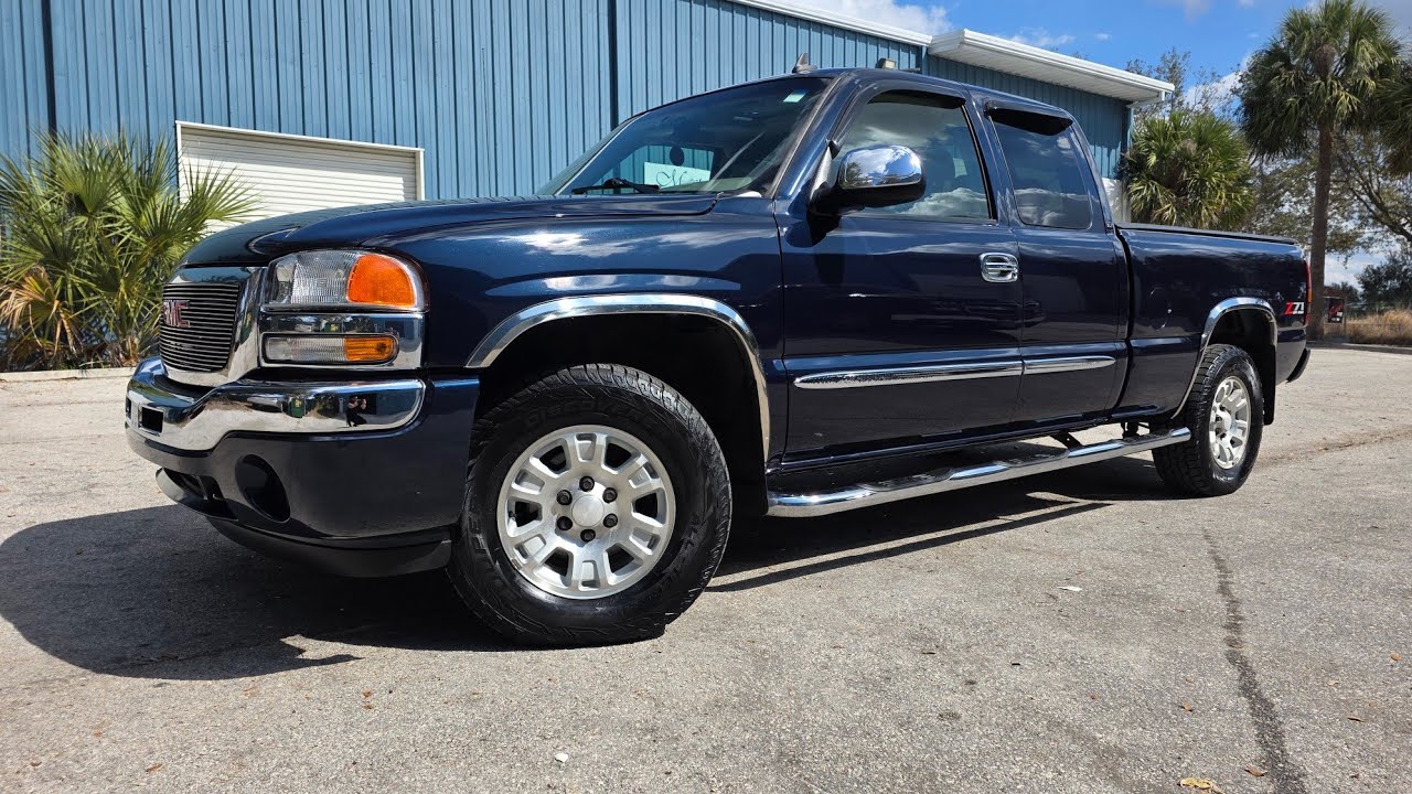 2006 GMC Sierra SLT Z71 with SUNROOF!