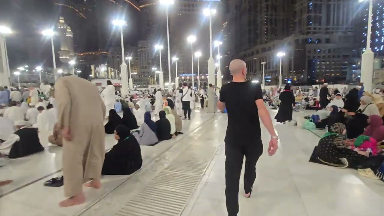 صلاة الفجر مباشرة من الحرم المكي 23 شعبان 1447 والتوافد المستمر للمعتمرين بمناسبة حلول شهر رمضان 