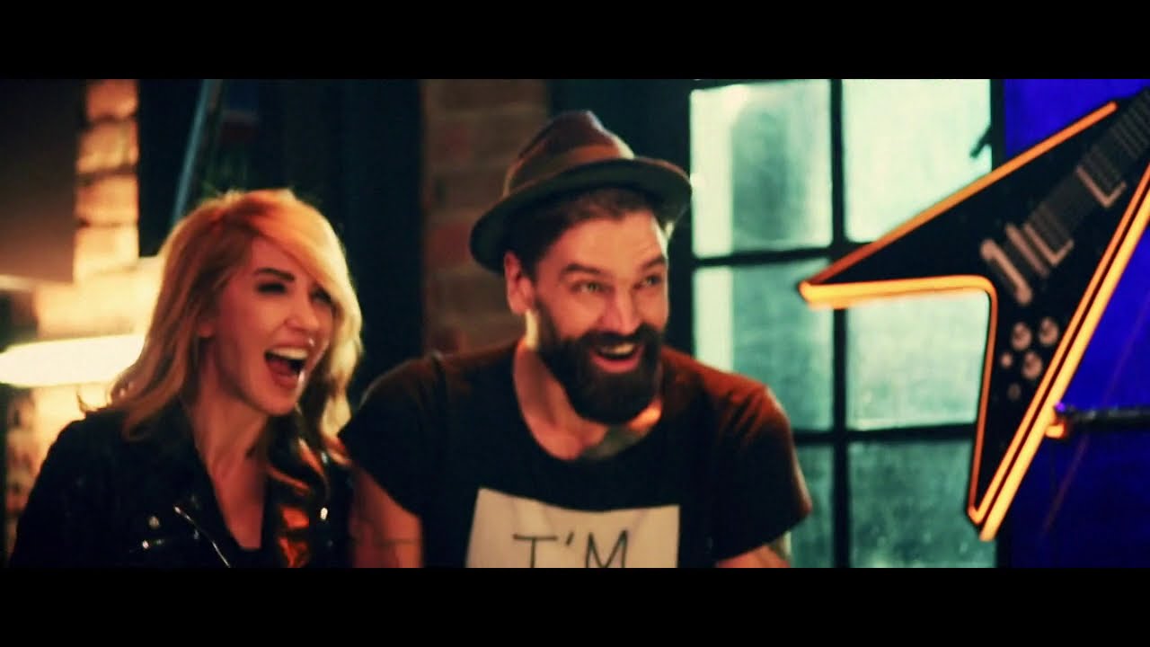 Hande Yener - Biri Var (LOGOSUZ KLİP)