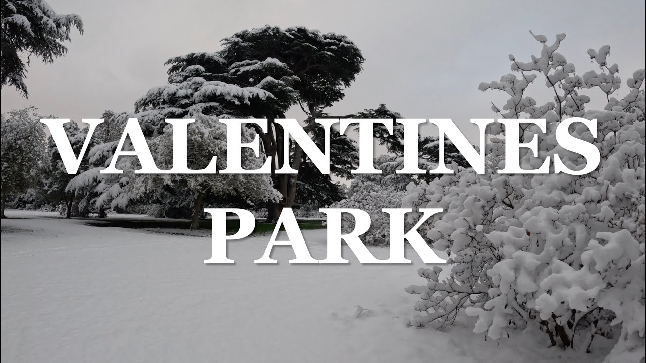 Valentines Park Covered in Snow - Ilford - Redbridge - East London - Gants Hill - Cranbrook Road