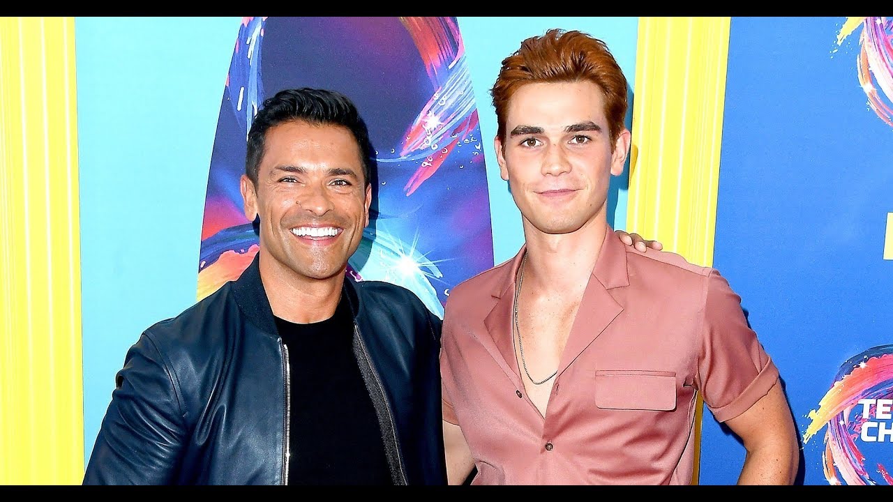 Mark Consuelos Trolls &lsquo;Riverdale&rsquo; Costar KJ Apa With His Insanely Ripped Abs - US News