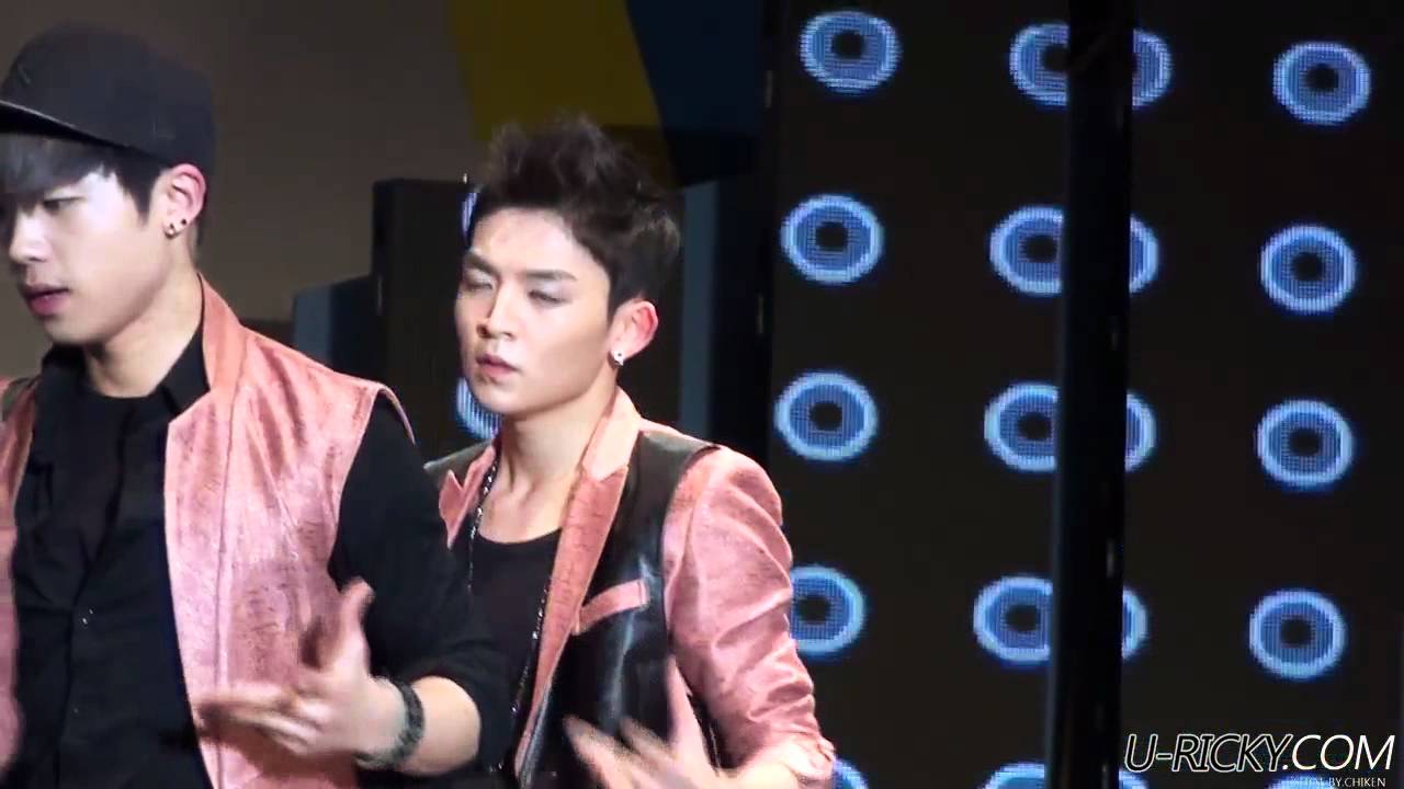 111027 TaeKyeung university festival - Clap (Ricky ver)