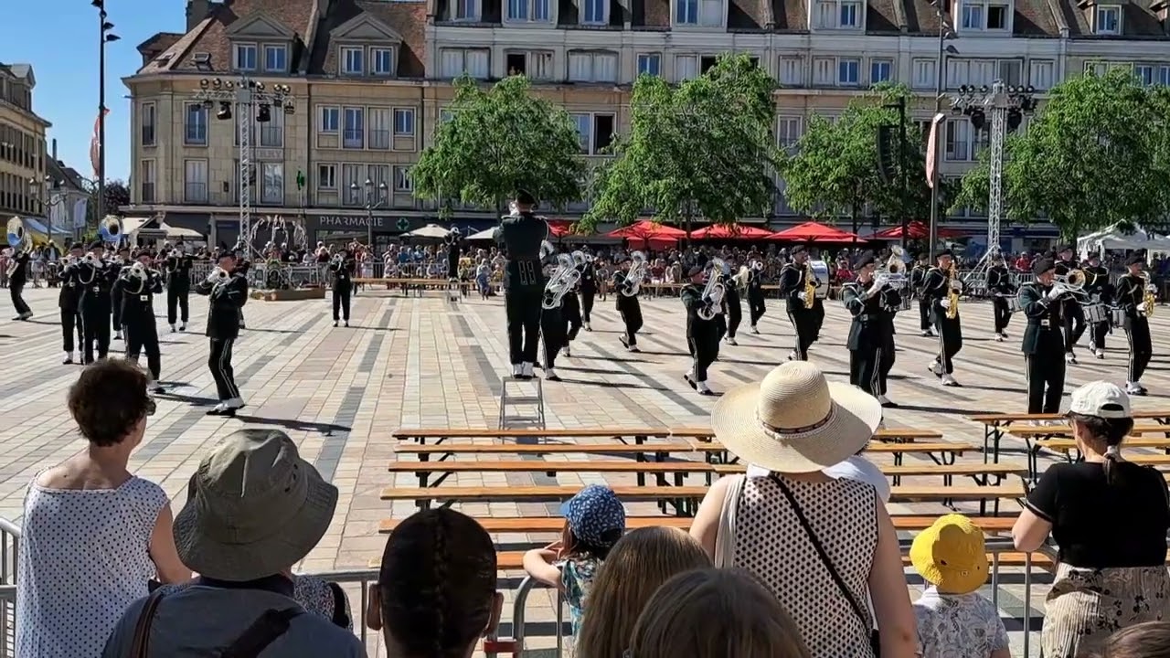 Fanfare néerlandaise sur la Place J Hachette Beauvais Juin 2023