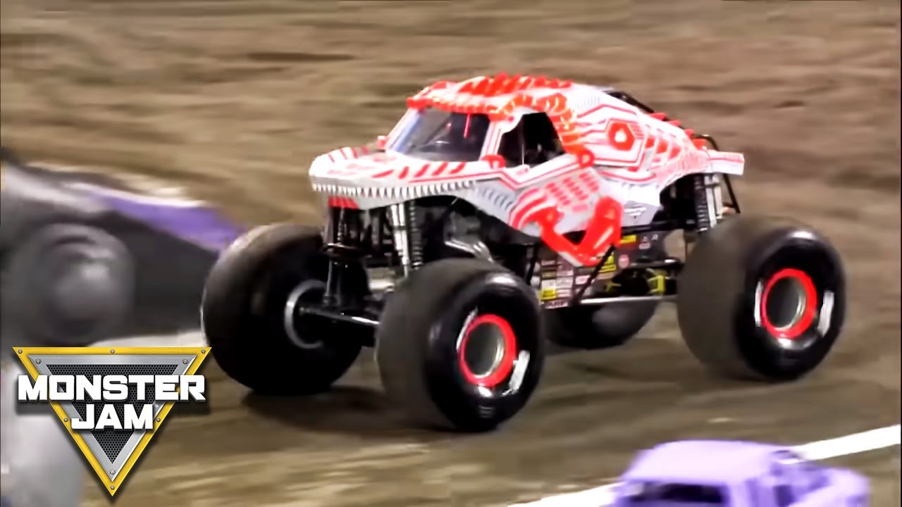 ThunderROARus Drop Forward Momentum Backflip 💥 | 2023 Monster Jam Superstar Challenge | Monster Jam