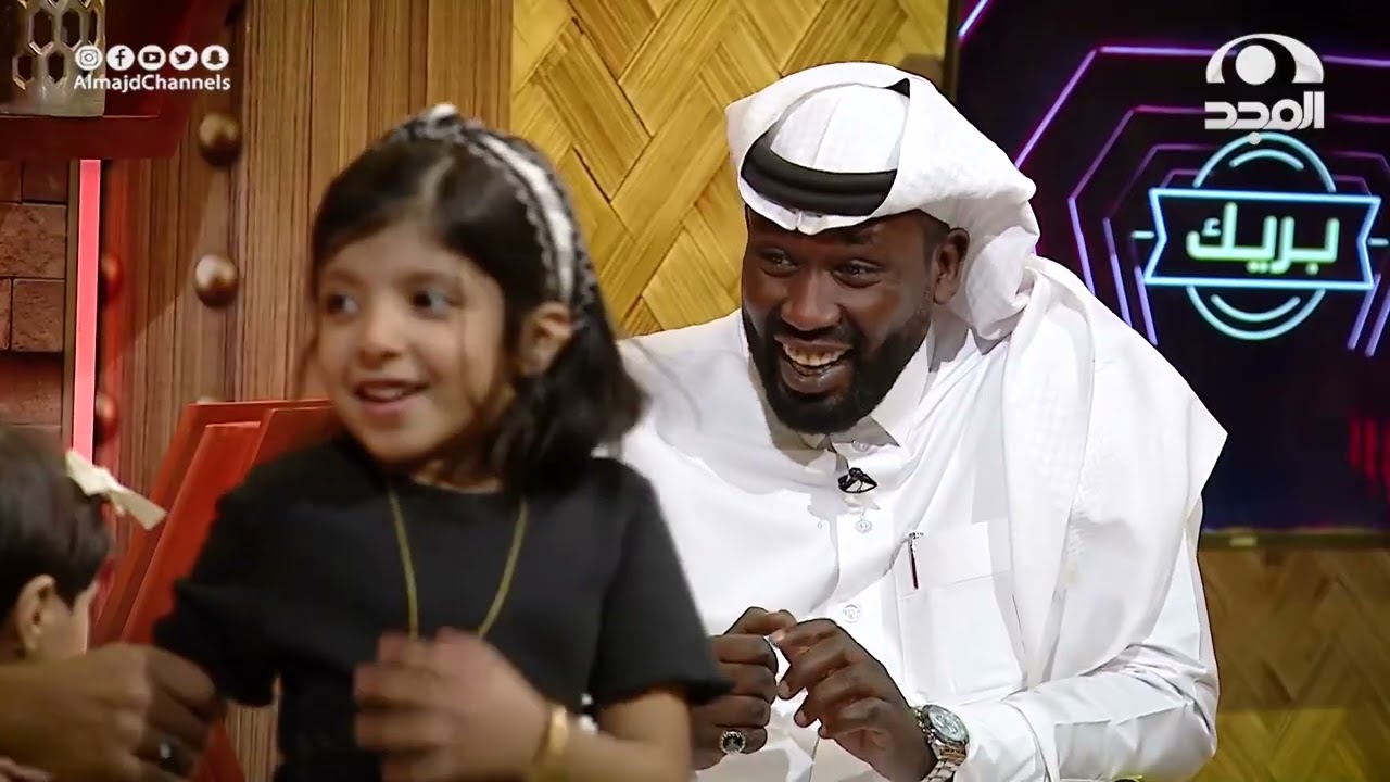 سعد السبيعي مع بناته باستديو قناة المجد 🤩
