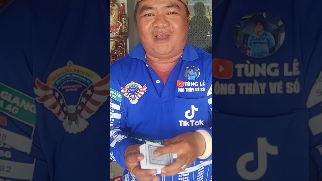 &Ocirc;ng thầy b&aacute;n v&eacute; số chẻ b&agrave;i