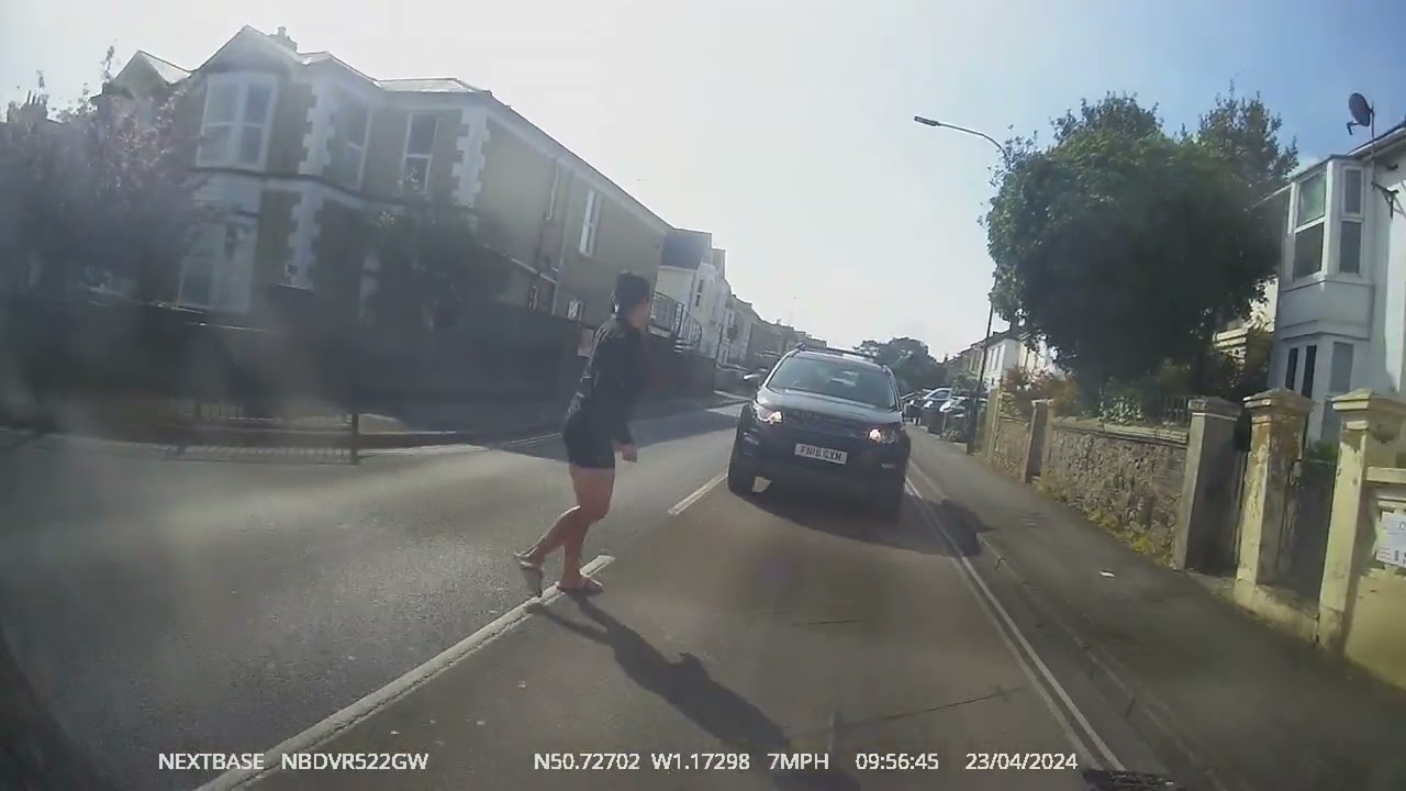 Driving on the Isle of Wight - Deranged Woman in slippers follows me...