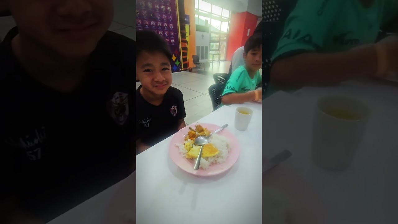 การ​เดินทาง​ไป​แข่งขัน​ฟุตบอล​ครั้ง​แรก​ของ​ปาณน​ รายการ​ 