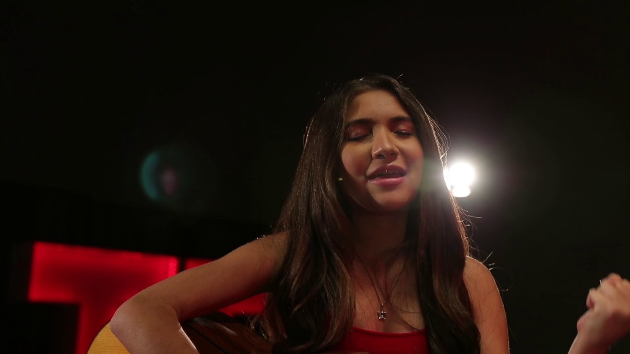 Shaira - Que Bonito Es Querer (Video Oficial)