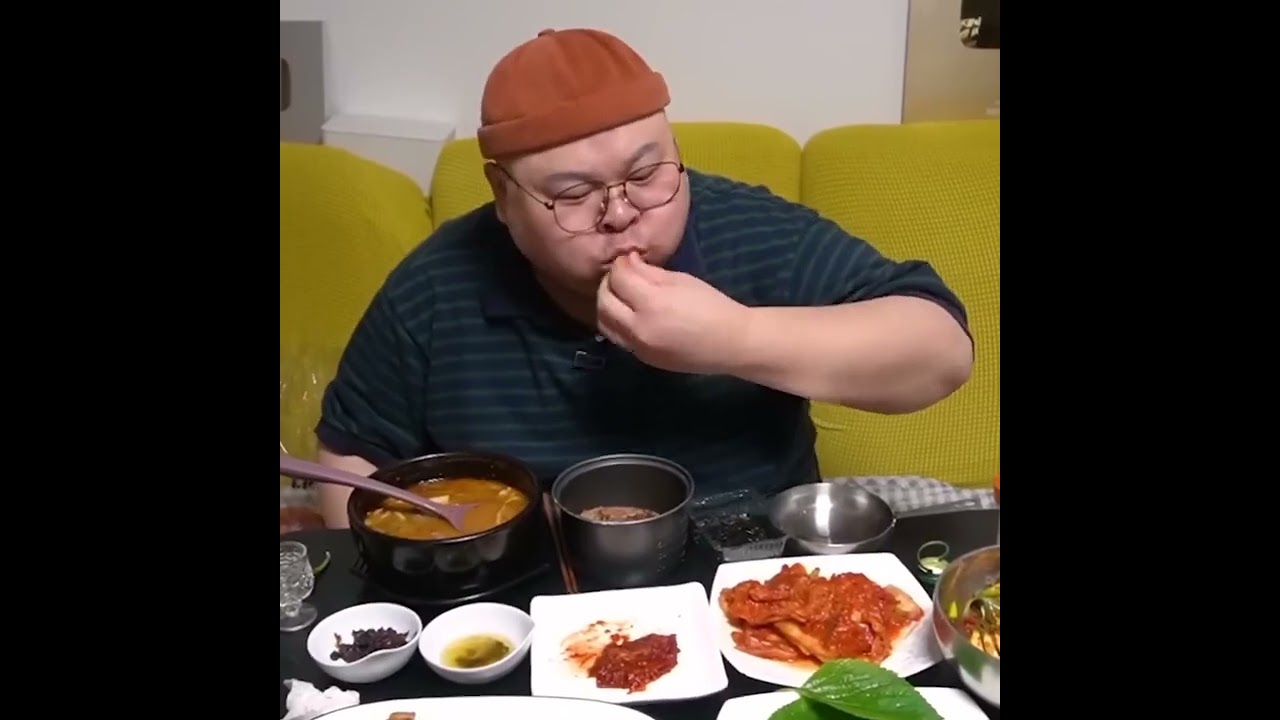 Love you too my food chiken #mukbang #mukbanginternational #koreanfood #eat #viralfood #cooking 