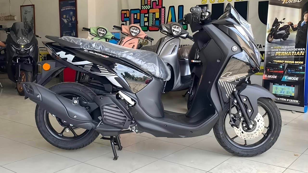 2025 YAMAHA LEXI 155 GLOSSY BLACK NEW DECALS ACTUAL UNIT WALKAROUND AND REVIEW