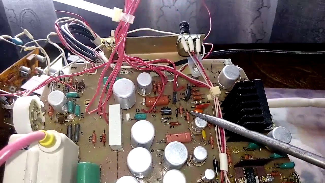 Что в  Мониторе Эллектроника МС 0511 из вкусного