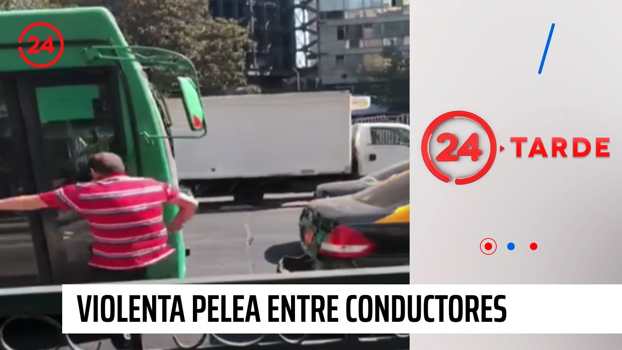 Captan violenta pelea entre conductor de Transantiago y taxista | 24 Horas TVN Chile