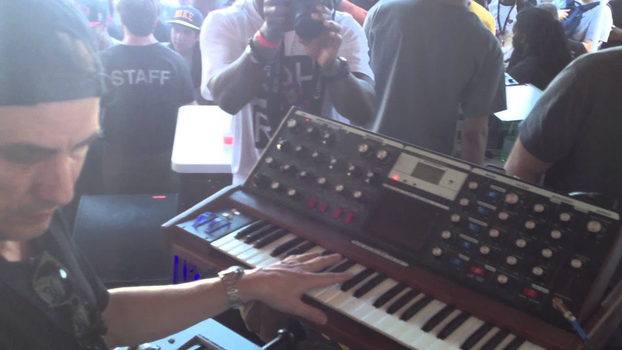 Mike Dean "I Don't Like" live remix SXSW 2013