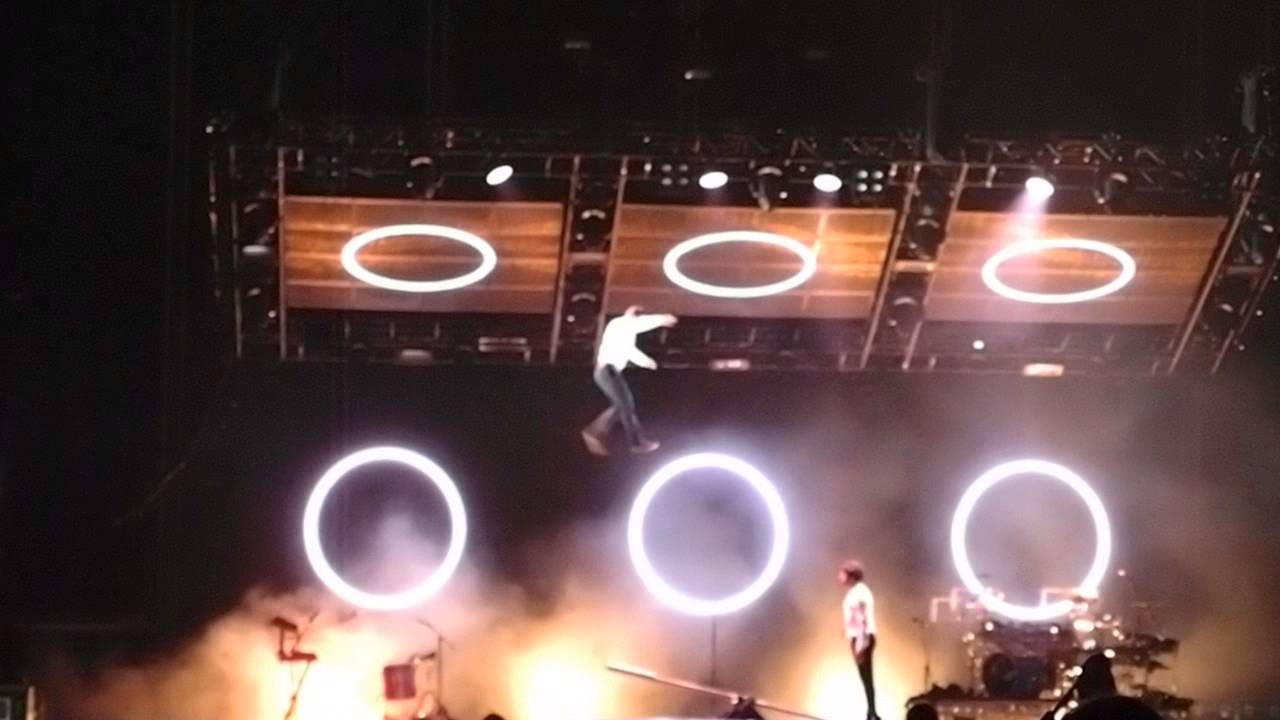 30 Seconds To Mars - Trampoline