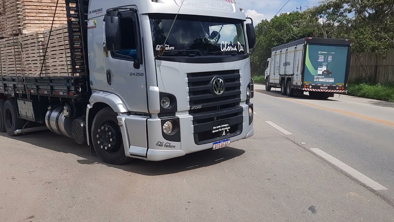 Constellation 24.250 com escapamento Diretao