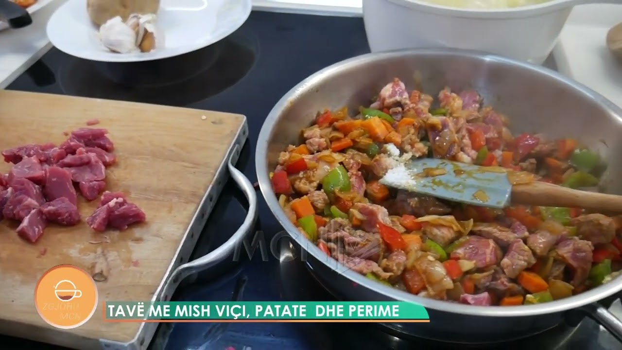 Gatuaj me Lirën- Tavë me mish viçi, patate dhe perime