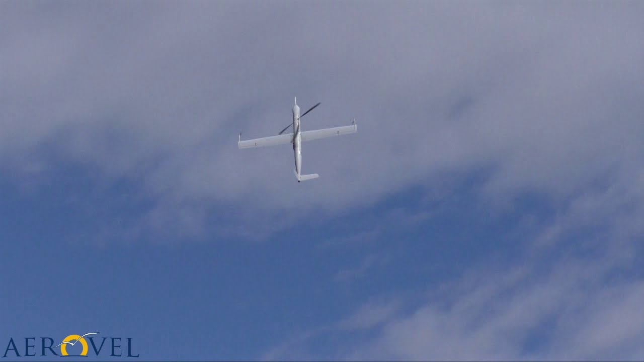 Flexrotor Drymo makes a nearly vertical approach to landing