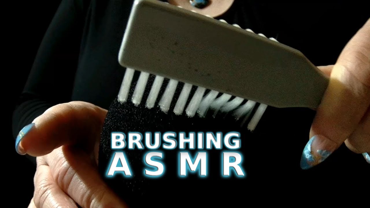 Brushing ASMR | Delightfully Tingly & Fast Silicone Brush Triggers on both Foam and Bare Microphone