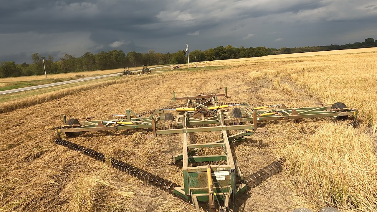 John Deere 9520 tractor & Kelly Diamond Harrow