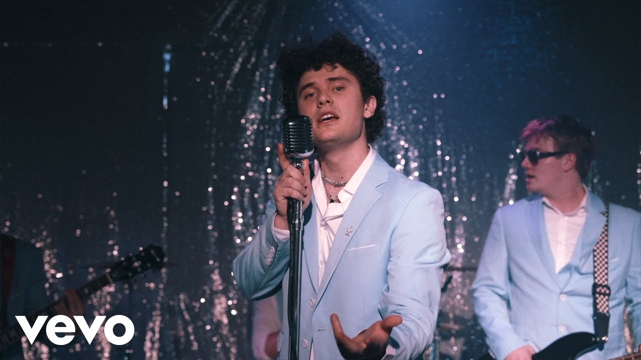 People R Ugly - DUMB (Official Performance Video)