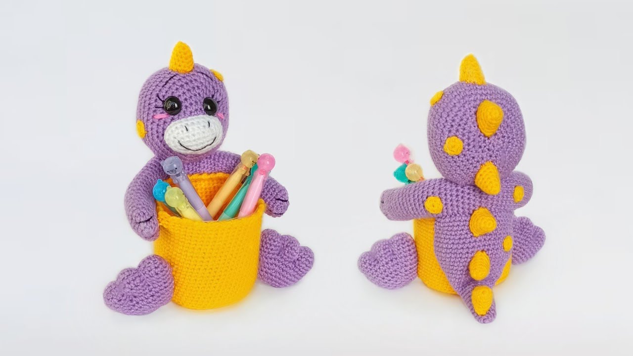 Милашка💜💛 Забавный динозавр крючком Символ 2024 / Карандашница амигуруми💜💛