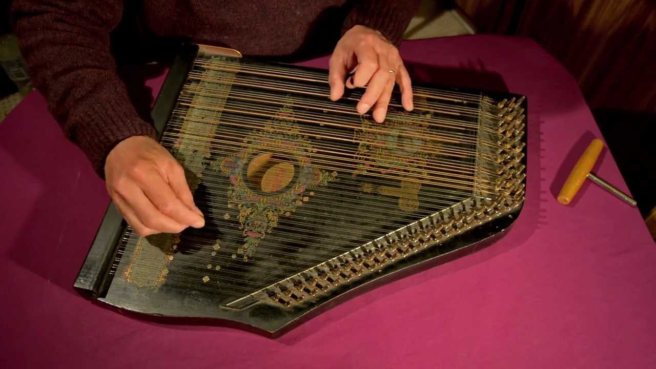 Moscow Nights played on a 6-chord zither
