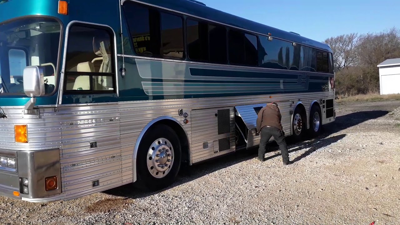 Silver eagle bus, getting ready to set sail !!
