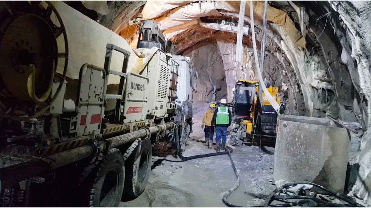 USBRL : Water grinds to halt railway Tunneling under Vaishno devi's hill, work resumes albeit slow