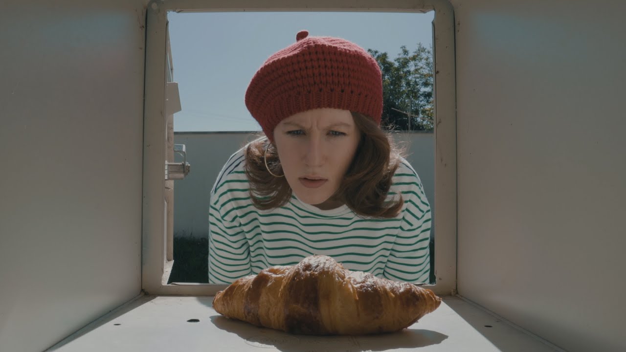 Georgie Brown - Entre deux (Official Music Video)