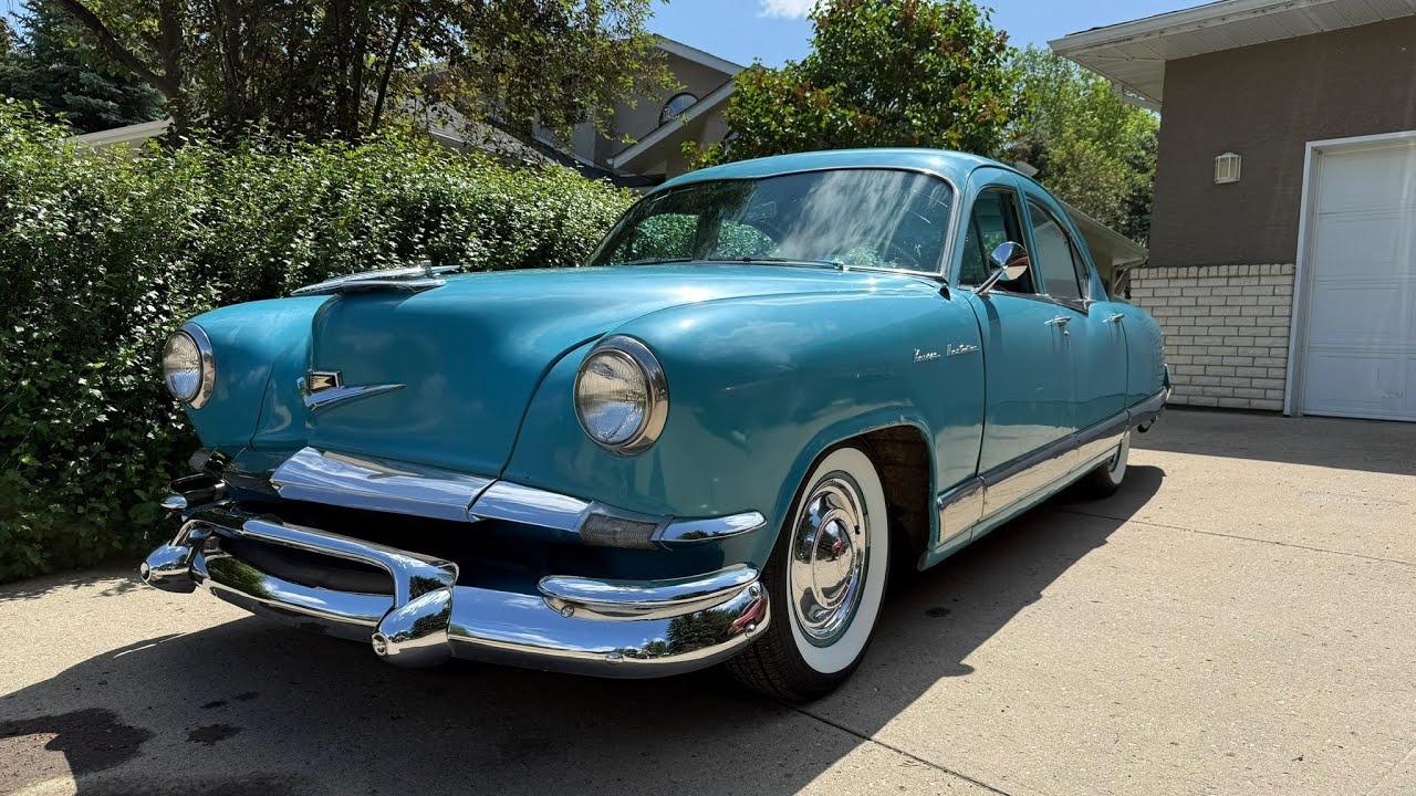 1952 Kaiser Manhattan