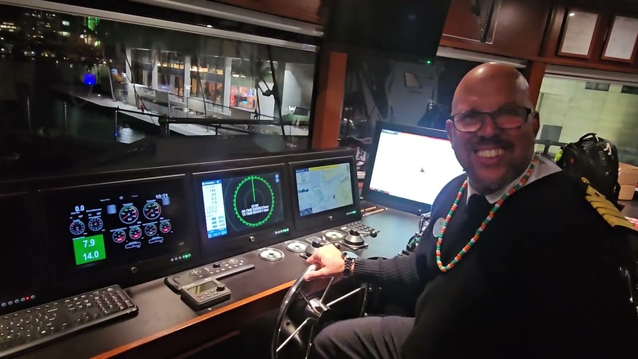 Captain Frank and the Yacht 