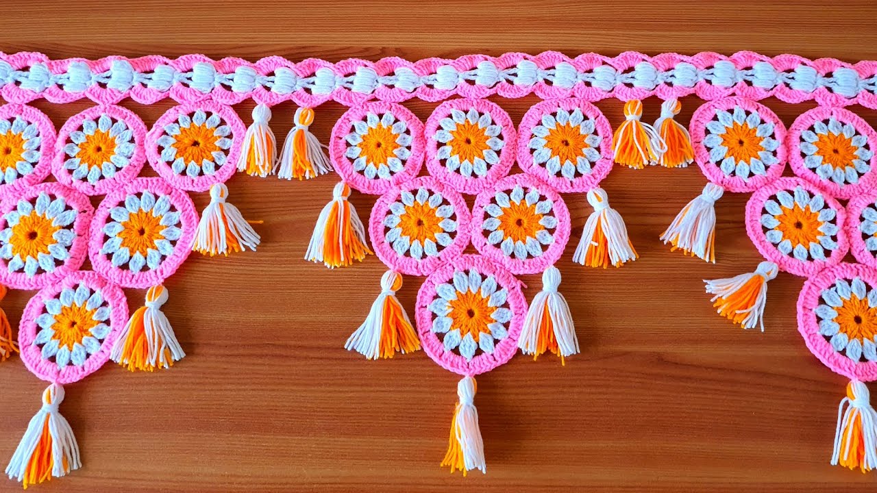 Woolen toran new design  Crochet door hanging toran  jhalar banane ki Vidhi  gate parda design