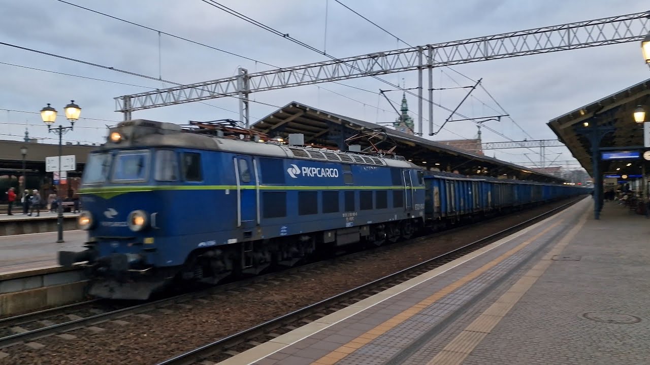 ET22-1043 z ciężkim składem węglarek